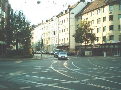  Bild: Kreuzung Lorettostr. / Martinstr. / Bilker Allee / Gladbacher Str., Richtung Westen 