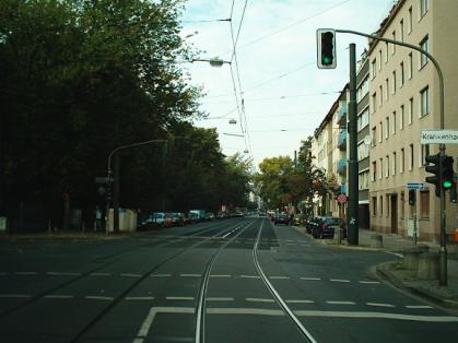  Bild: Kreuzung Kronenstr. / Bilker Allee, Richtung Westen 