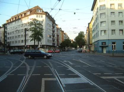  Bild: Kreuzung Corneliusstr. / Morsestr. / Oberbilker Allee / Bilker Allee, Richtung Osten 