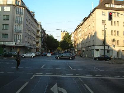  Bild: Kreuzung Corneliusstr. / Fürstenwall, Richtung Osten 