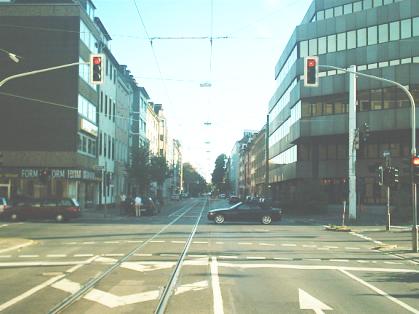  Bild: Kreuzung Elisabethstr. / Herzogstr. / Reichsstr., Richtung Süden 