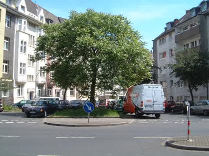  Bild: Kreuzung Martinstr. / Fleher Str. / Suitbertusstr., Richtung Osten 