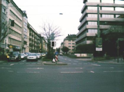  Bild: Kreuzung Friedrichstr. / Herzogstr., Richtung Osten 