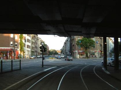  Bild: Kreuzung Corneliusstr. / Färberstr. / Erasmusstr. / Heeresbachstr., Richtung Süden 