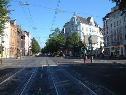  Bild: Kreuzung Pionierstr. / Herzogstr. / Hüttenstr., Richtung OstenSüdosten 