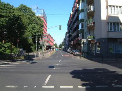  Bild: Kreuzung Elisabethstr. / Kirchfeldstr., Richtung Osten 