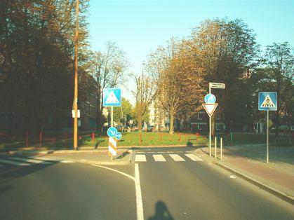  Bild: Kreuzung Merowingerstr. / Ulenbergstr. / Chlodwigstr., Richtung Osten 