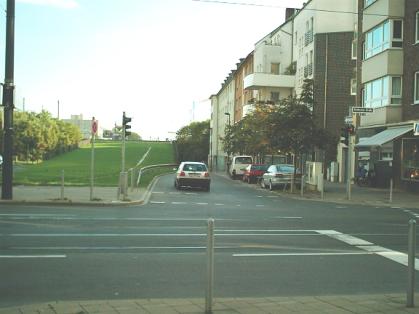  Bild: Kreuzung Völklinger Str. / Gladbacher Str., Richtung Süden 